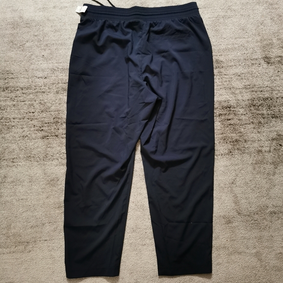 Gap Fit Run Around Jogger - Picture 6 of 7